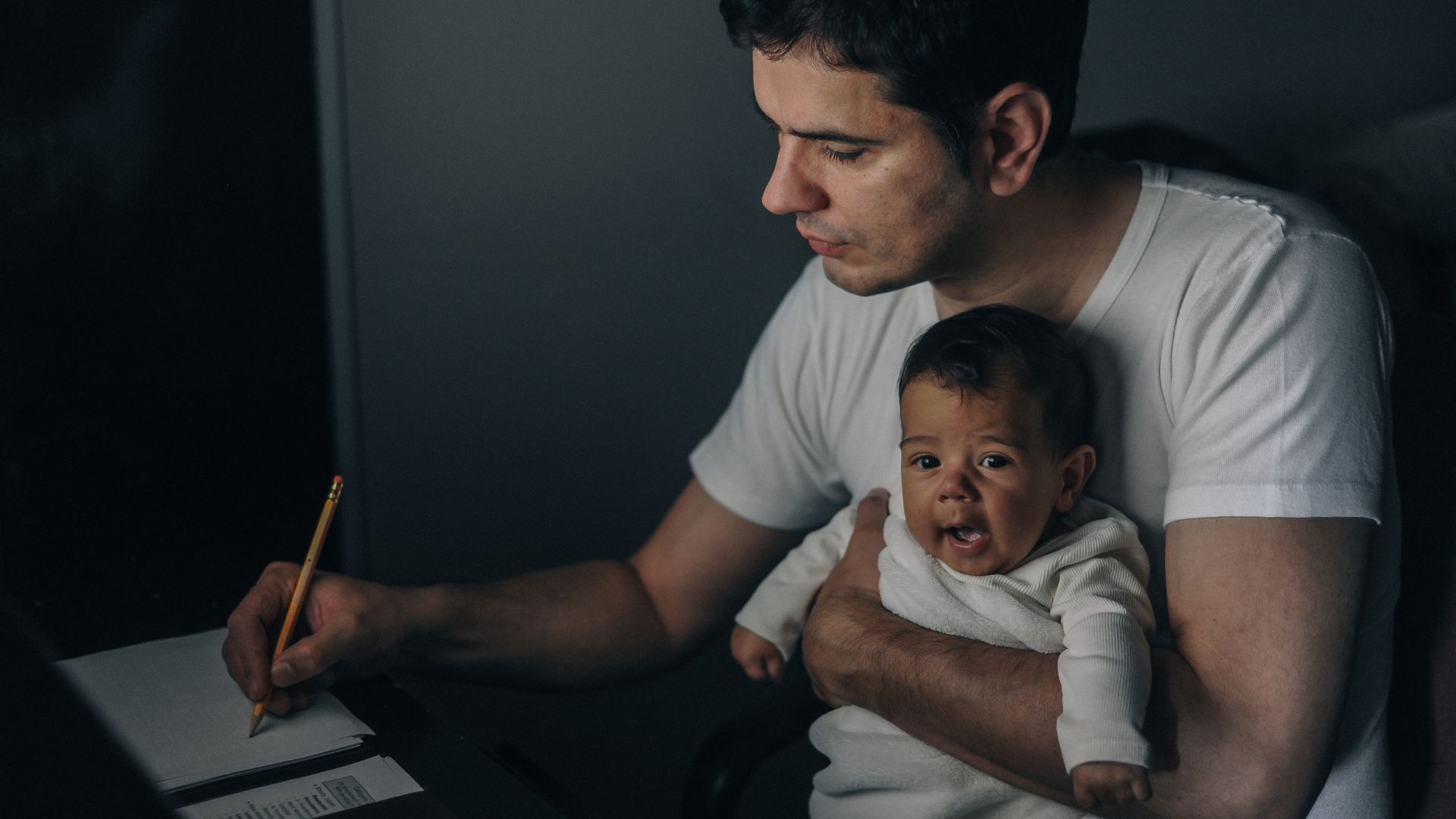 Practical Advice for Single Fathers Raising Newborns (1)