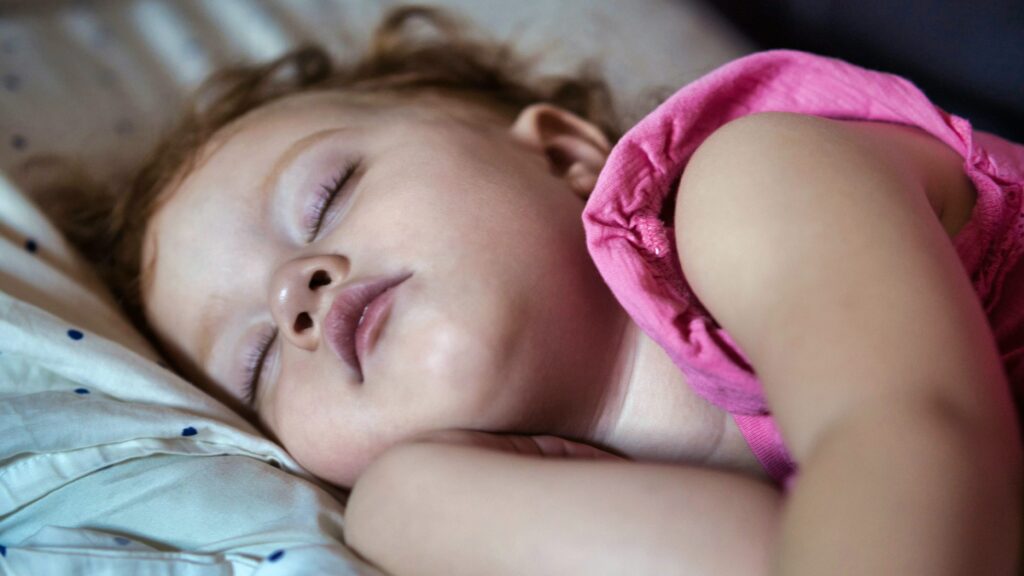 How to Handle Toddler Bedtime Battles Without Tears
